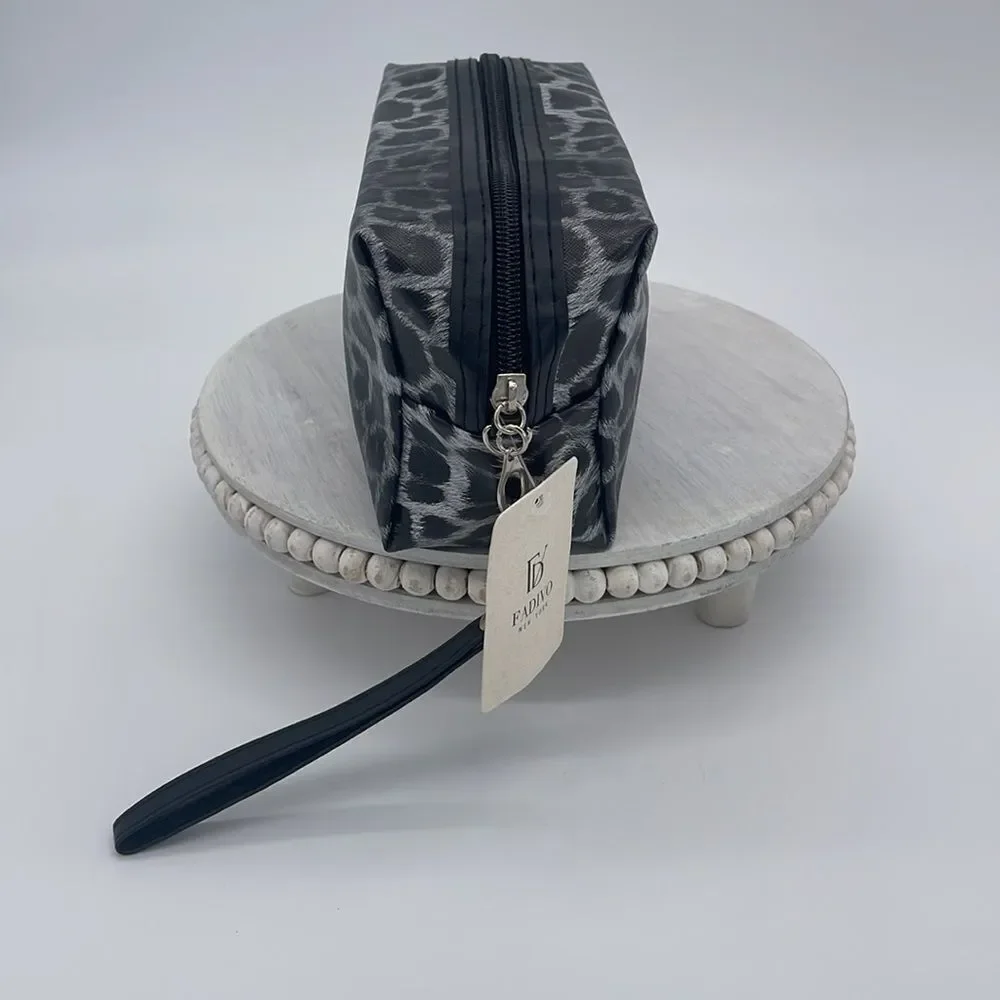 Make your MARK GRAY LEOPARD WRISTLET POUCH